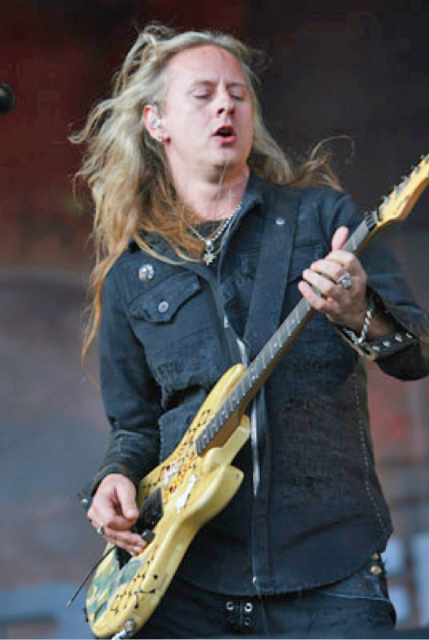 Jerry CantrellAlice in Chains